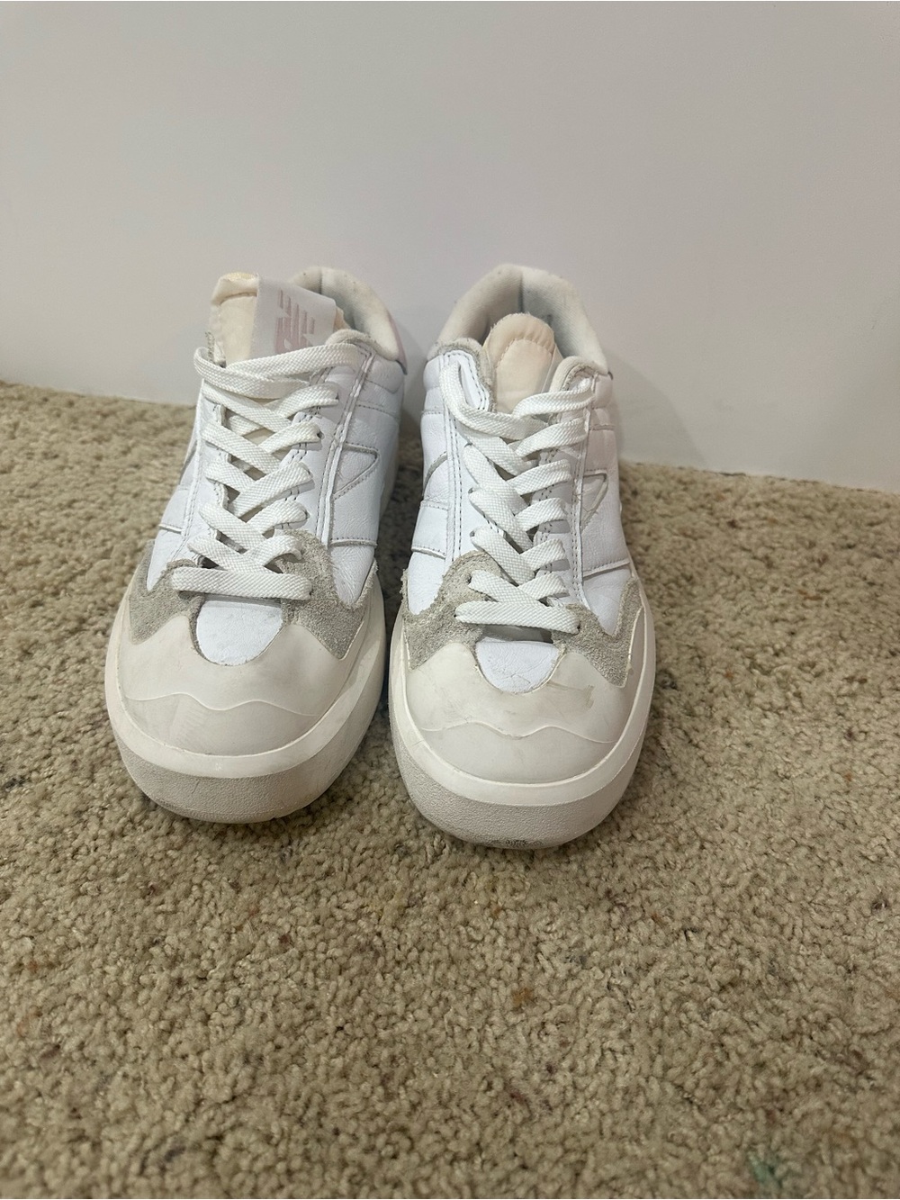 New Balance The Intelligent Choice CT302 Women’s Sneakers Size 9 White Pink Gray - Picture 2 of 7